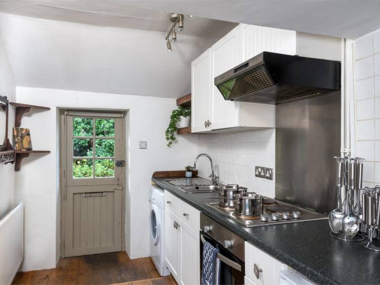 Cottage with garden, BBQ & terrace | Water view | Pets are welcome — photo 5