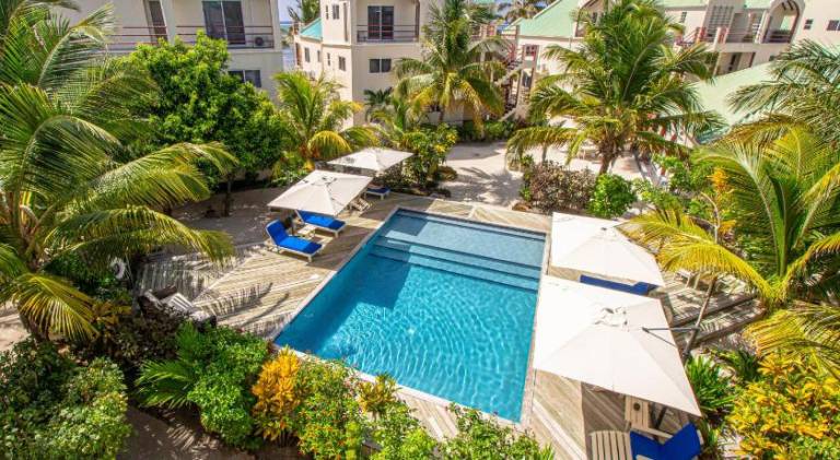 Tres Cocos Resort in San Pedro