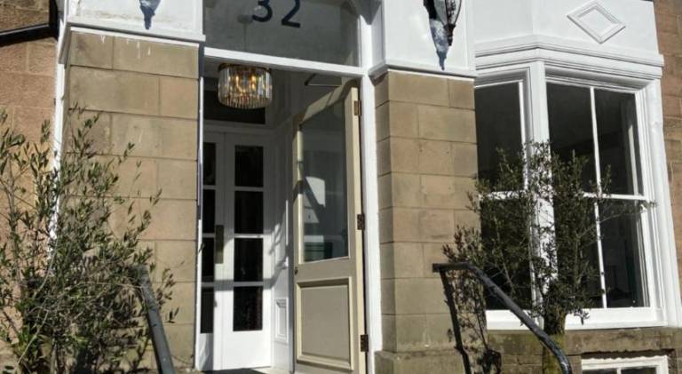 Holiday apartment with patio in Buxton