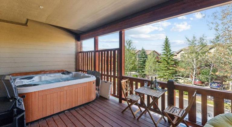 Bear Hollow 5 Bedroom 4 Bathroom Plus Hot Tub Minutes from Slopes — photo 4