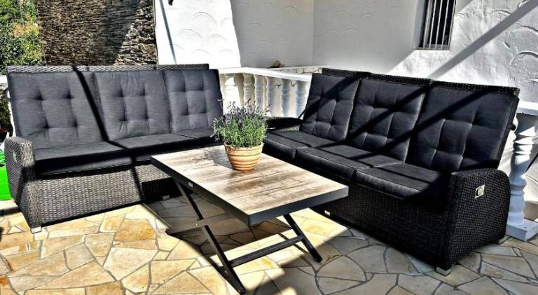 Rental apartment with patio — photo 4