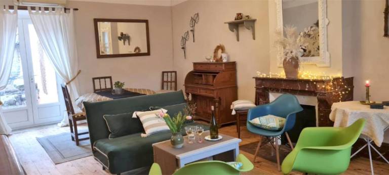 Family-oriented cottage with patio, garden & fast internet | City view | Suitable for remote work | Pet-friendly — photo 2