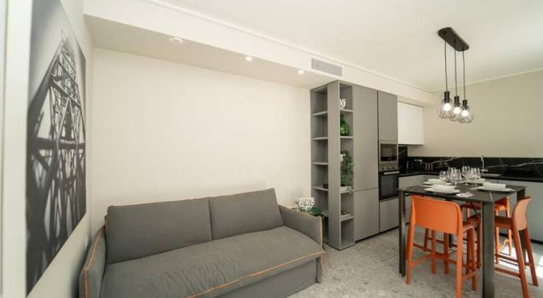 Holiday apartment | Next to Como Cathedral — photo 2