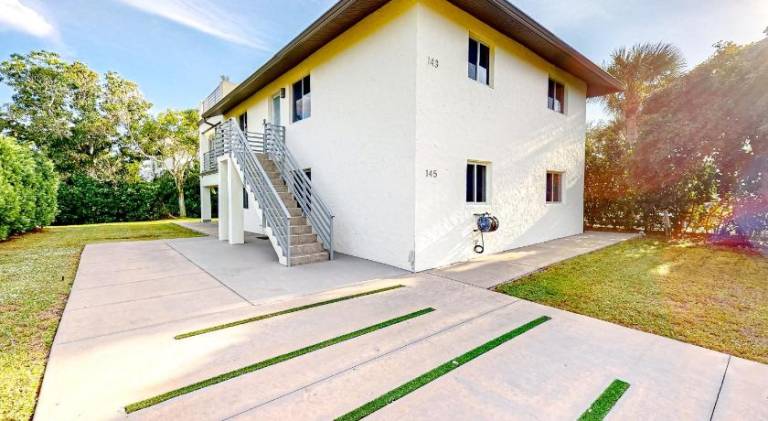 Vacation home with 4 rooms for 8 persons in Naples, FL