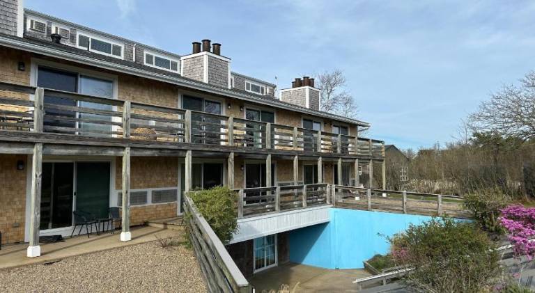 Island Inn — photo 5