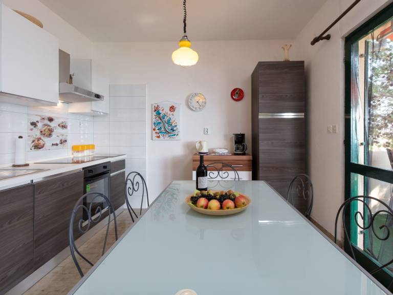 Vacation home with terrace & grill — photo 2