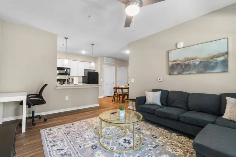 Condo with pool — photo 4