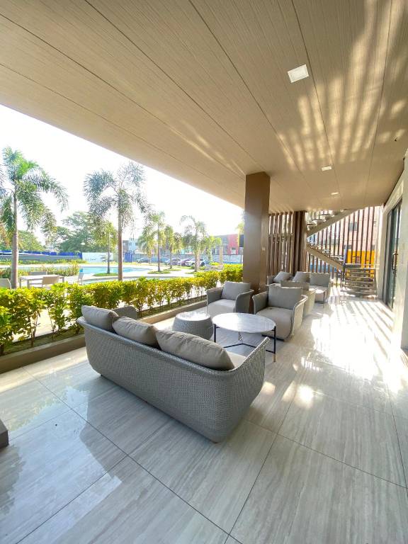 House with pool & grill — photo 5