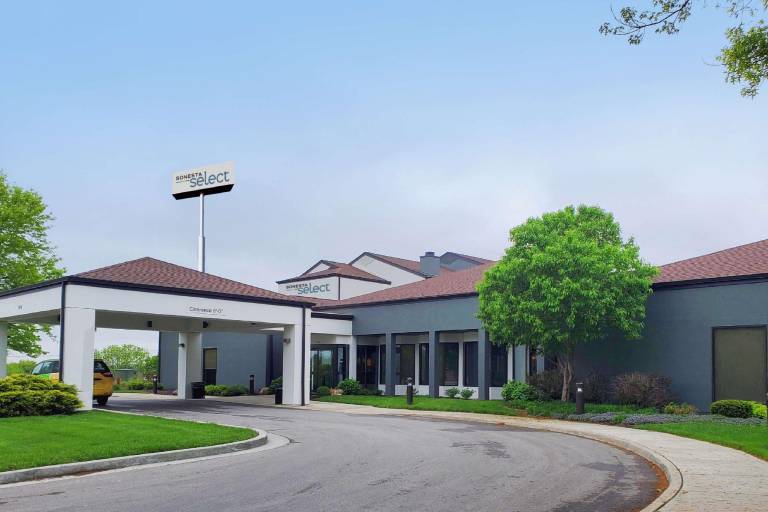 Sonesta Select Kansas City South Overland Park in Kansas City, MO