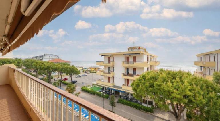 Rental apartment with 1 room for 4 persons in Silvi