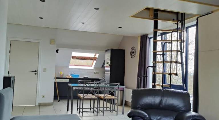 Apartment with pool — photo 4