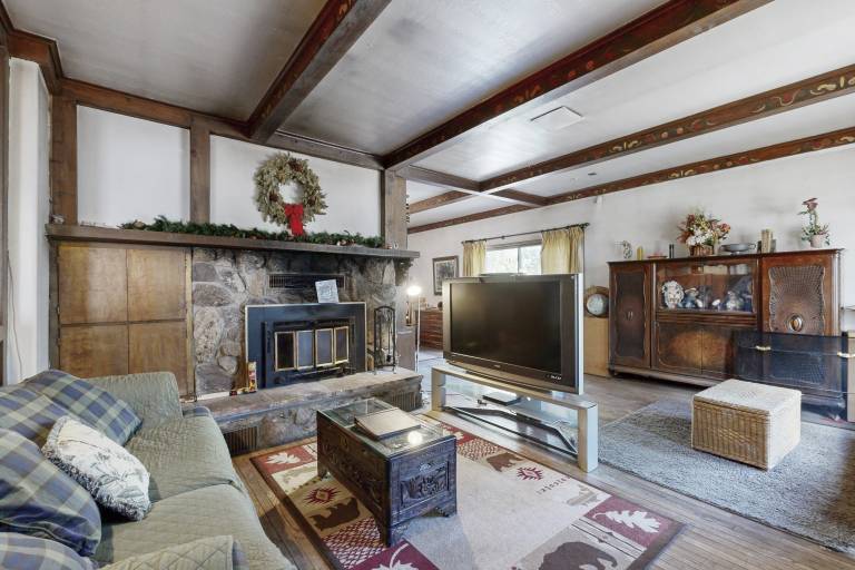 Charming Cottage in Big Bear: 9 Mi to Bear Mtn in San Bernardino, CA