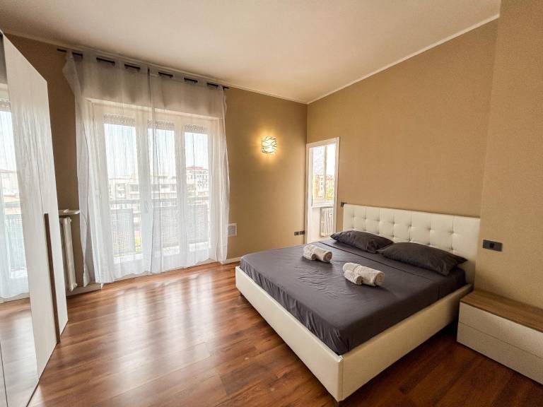 Family-oriented spacious apartment with garden & terrace | Next to Fontana del Delfino | Perfect for remote work | Pets allowed — photo 5