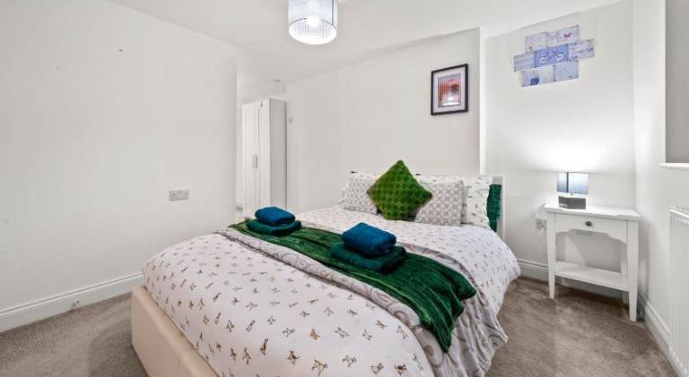 Harbour Suite Luxury Central 3BR House By AltoLuxo Short Lets Serviced Accommodation With Free Wifi in Saint-Paul