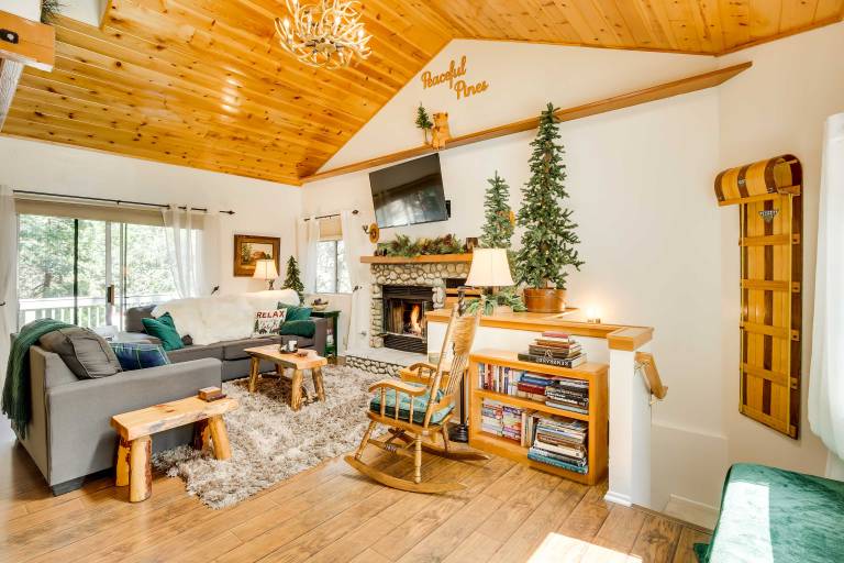 'Peaceful Pines' Running Springs Home w/ 3 Decks — photo 4