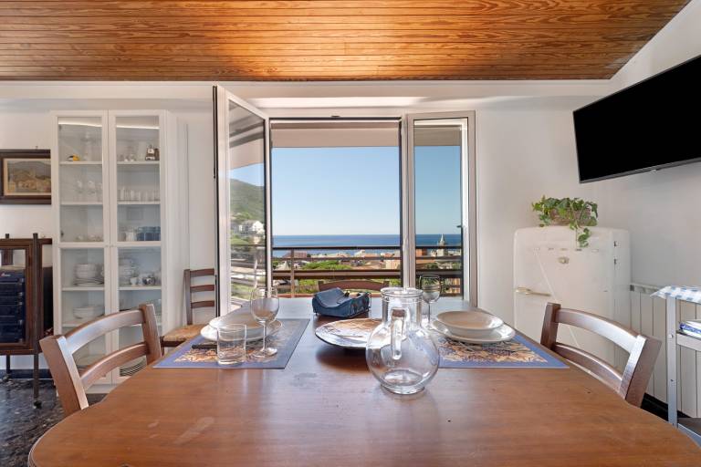 Apartment 'Attico Con Vista' with Sea View, Balcony and Wi-Fi — photo 4