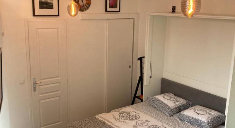 Apartment with 1 room for 2 persons in Clichy