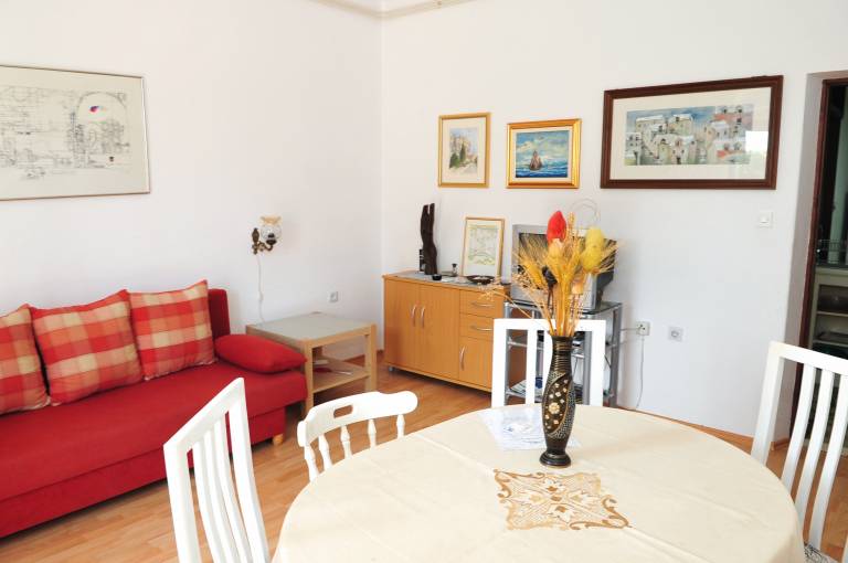 Fully equipped apartment with private pool, patio & garden | Sea view | Beach nearby | Pet-friendly — photo 3