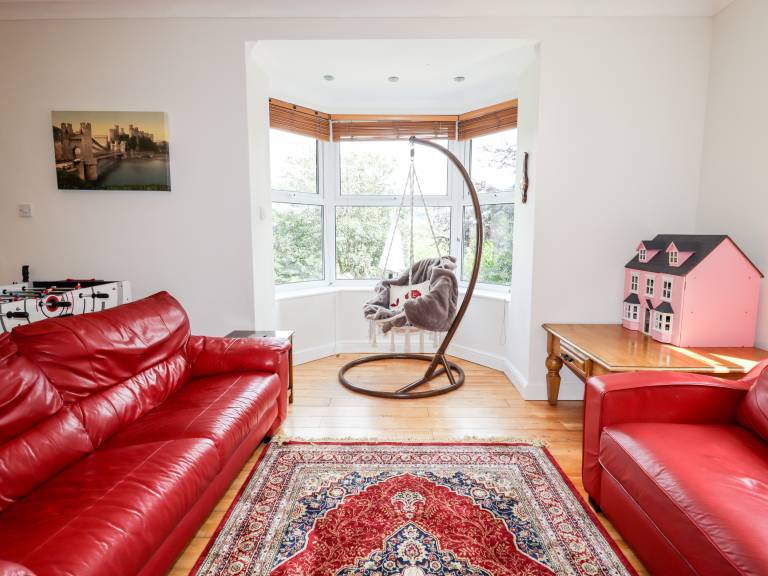 Children-friendly cottage with garden & hot tub | Dogs allowed — photo 4
