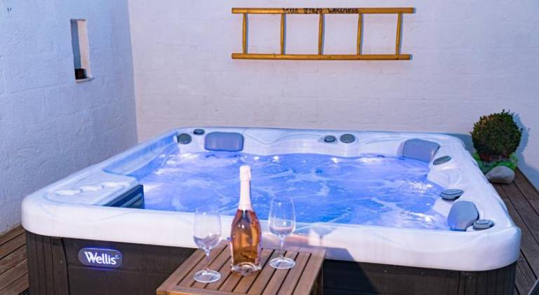 Villa with hot tub in Ostuni