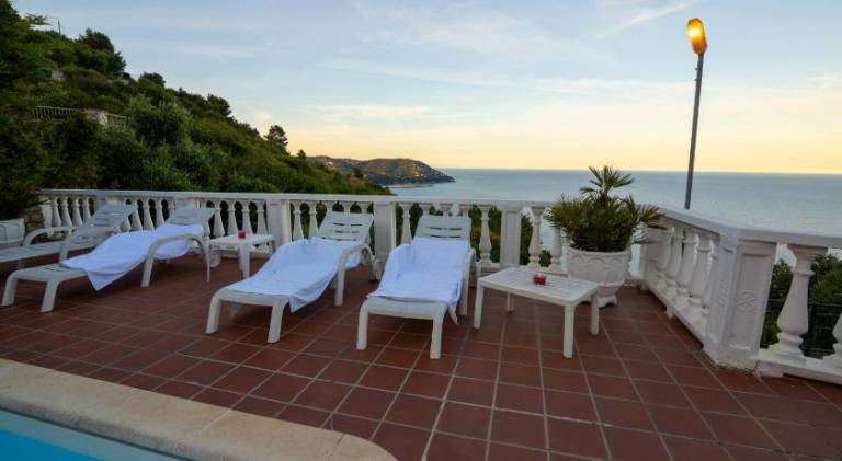 Villa with private pool, garden & terrace — photo 3