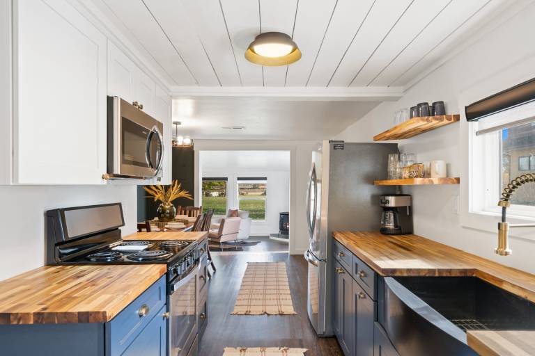 322 N Sunset St — photo 4