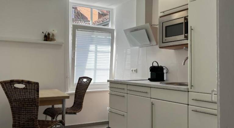 Apartment with yard & grill — photo 3