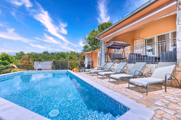 Family-friendly rental with yard, terrace & pool | Pool view | Pet-friendly — photo 3