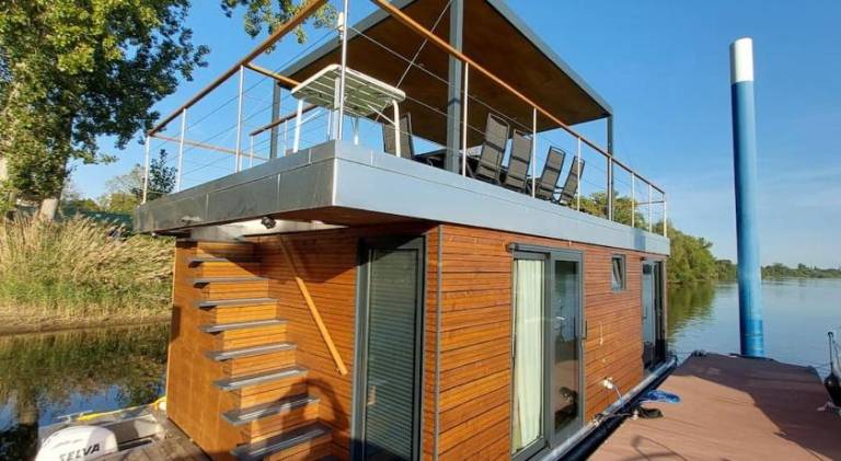 30 m&sup2; Hausboot