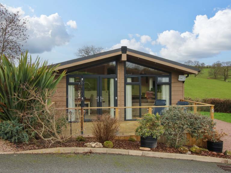 The Hedgerows Hillview Lodges