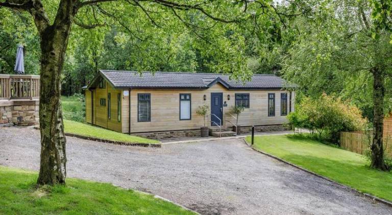 Charlesworth Lodges