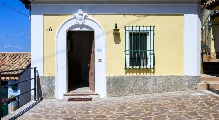 Apartment | Close to the beach | Pets are welcome in Tropea