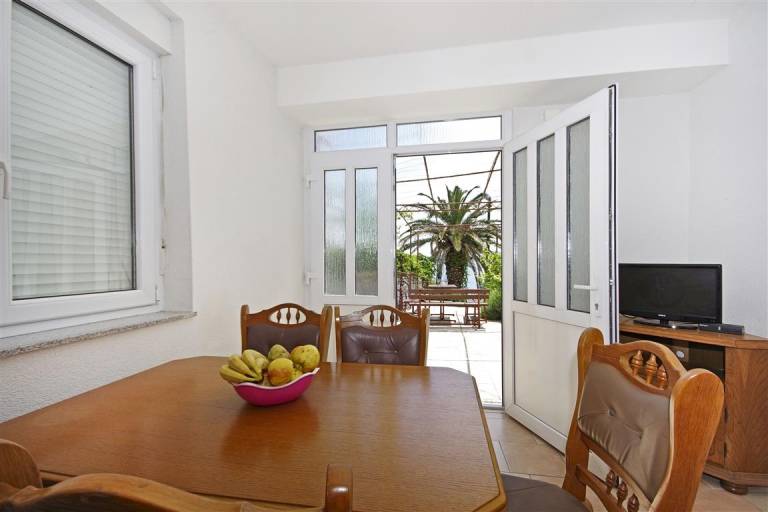Charming holiday apartment with patio & grill | Sea view | Pets are welcome — photo 5