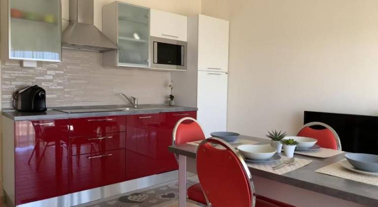 Rental apartment with patio & pool — photo 4