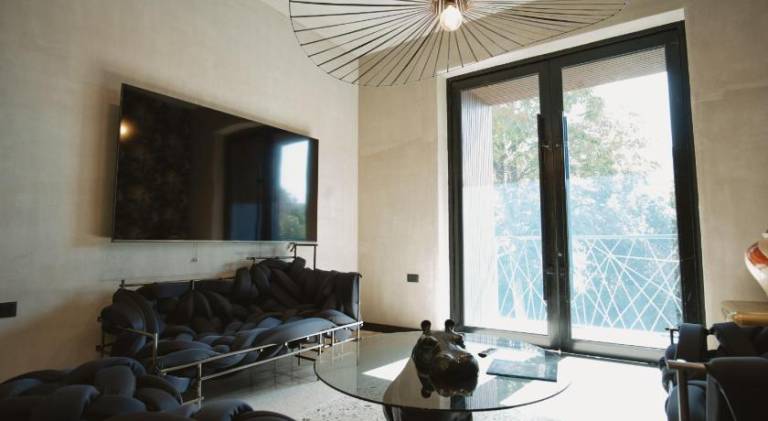 Serviced apartment with garden — photo 2