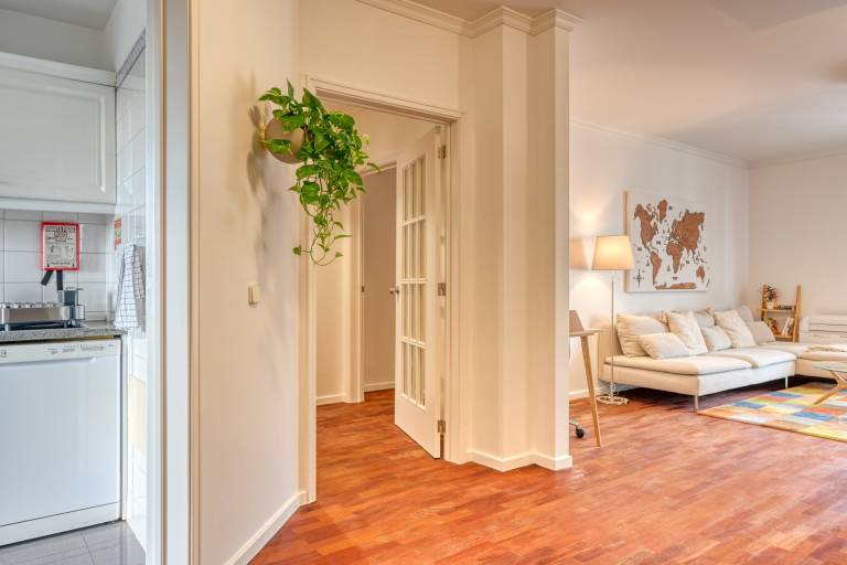 Family-friendly rental apartment with garden | Next to Farmers Market | Good for workation | Pets allowed — photo 4