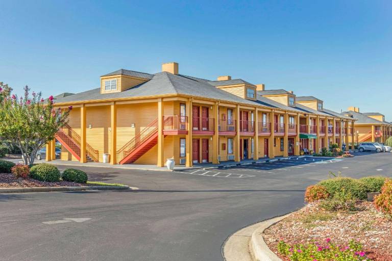 Quality Inn Bessemer I-20 exit 108 in Bessemer, AL