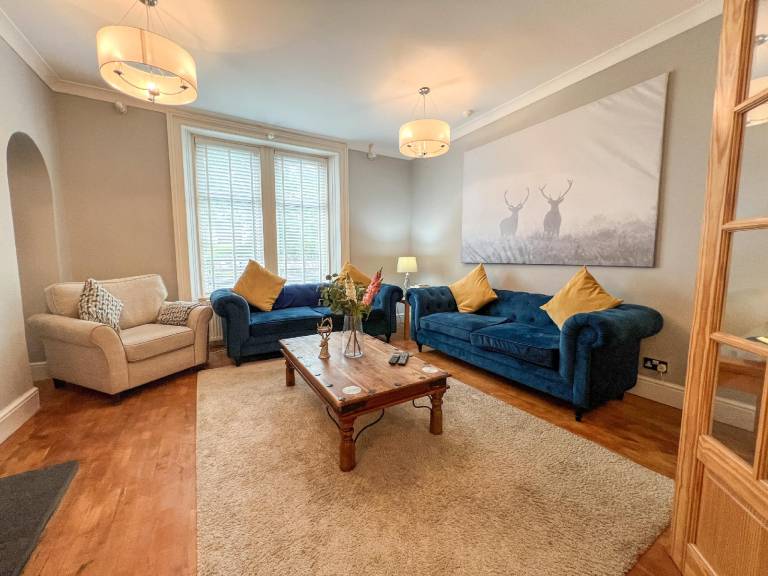 Nice apartment with garden | Pets are welcome in Stirling