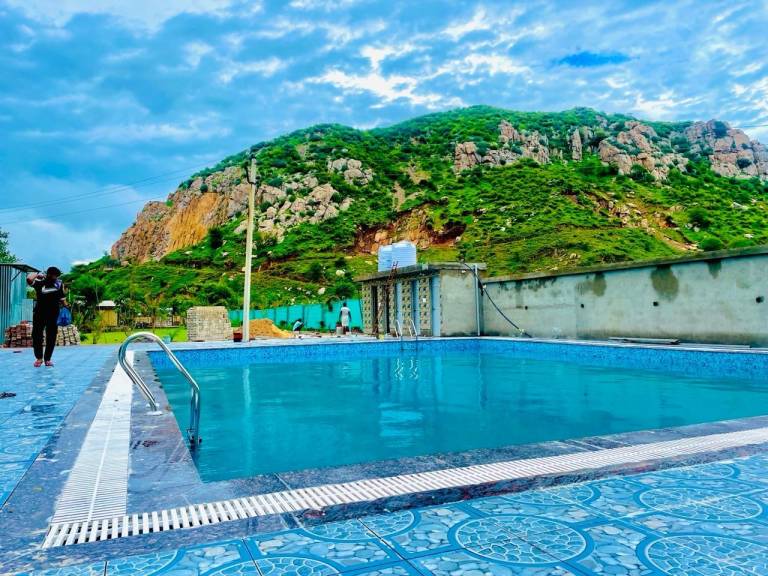 Spacious villa with yard, barbecue & pool | Pets are welcome — photo 5