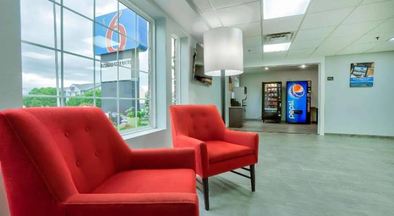 Motel 6 Tulsa, OK - Central — photo 2