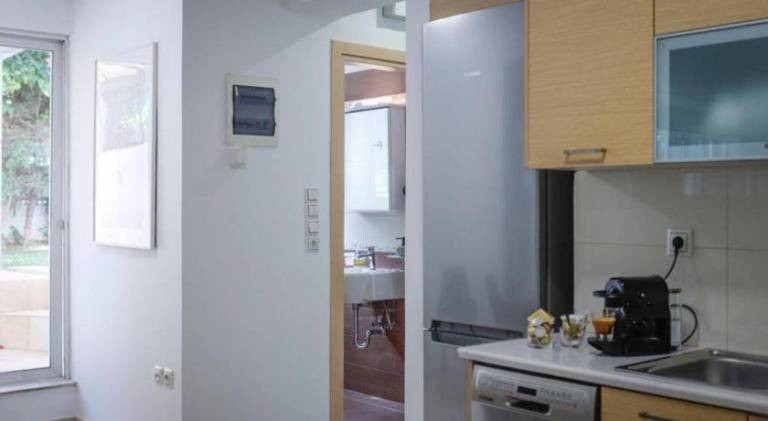 Pame Rentals - Cozy Glyfada Stay with Free Parking — photo 5