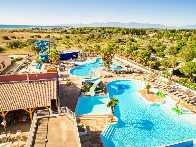 Mobile home with hot tub, terrace & sauna | Close to the beach | Pets are welcome in Torreilles