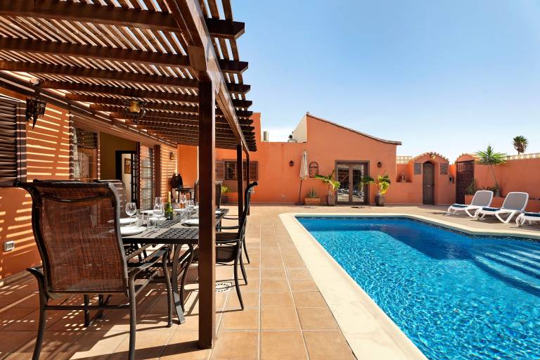 Fully equipped villa with private pool, fast internet & terrace | Mountain view | Pets are welcome — photo 2
