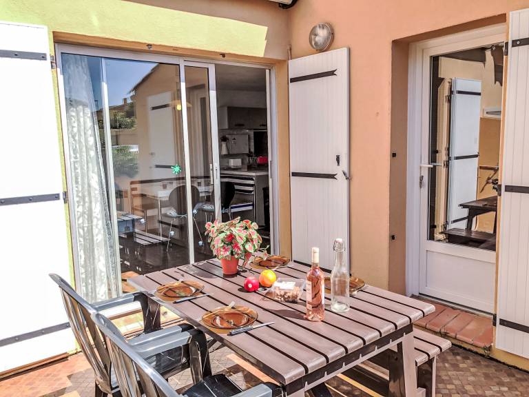 Rental apartment with garden & patio | Close to the beach | Dogs allowed — photo 2
