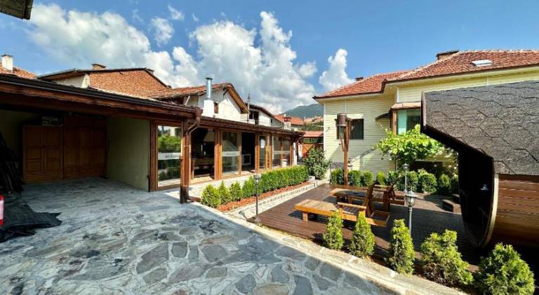 Villa with hot tub — photo 5