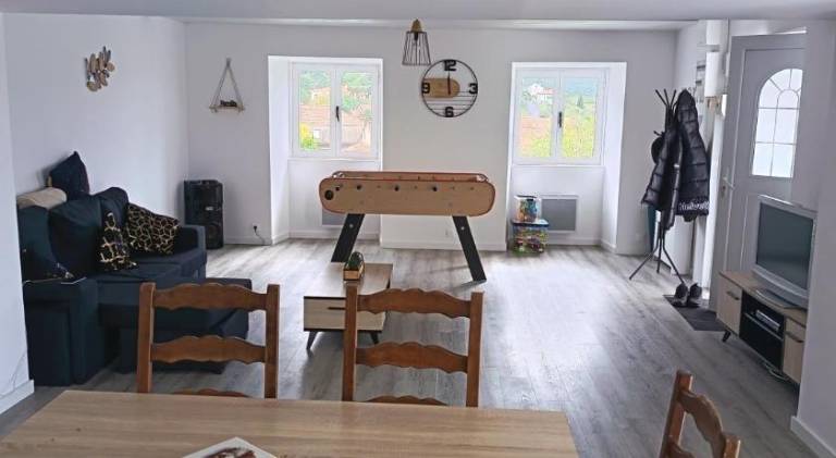 Fully equipped nice vacation home with BBQ, terrace & yard | Suitable for remote work | Dogs allowed — photo 4