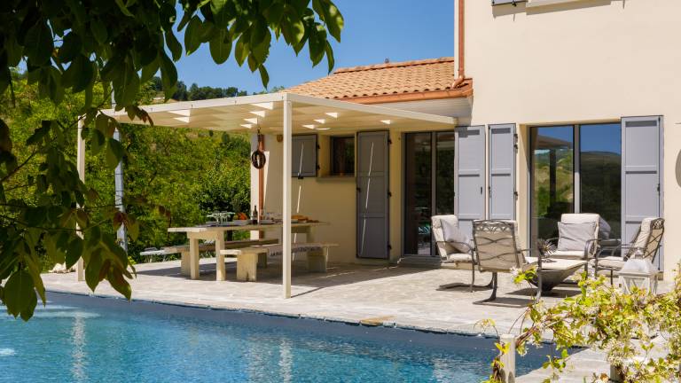 Villa with yard, patio & private pool — photo 4