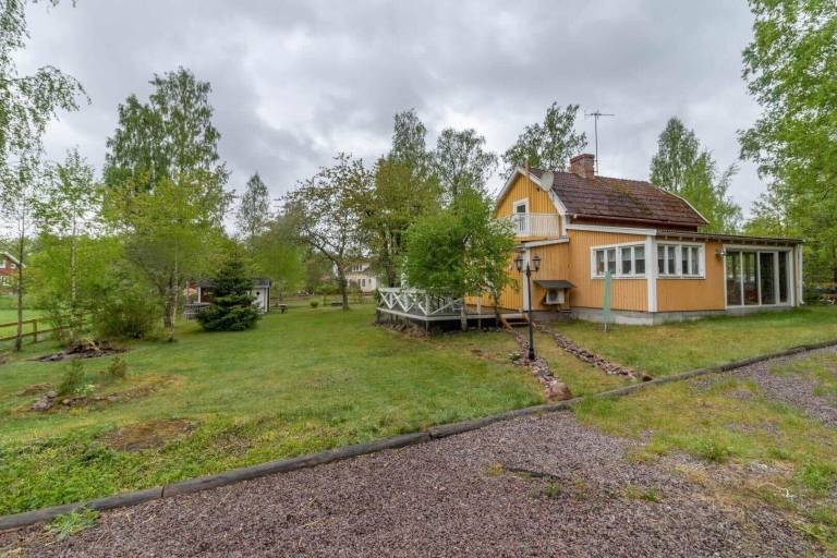 House with terrace, yard & BBQ — photo 2