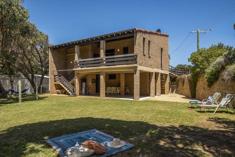 Holiday Houses & in Guilderton from 133 HomeToGo