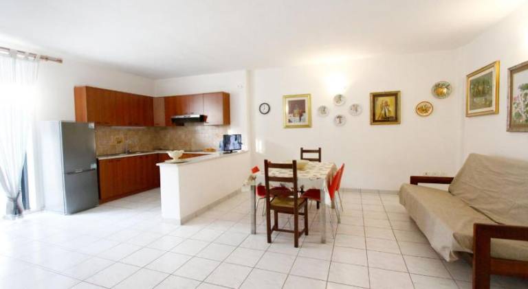 Apartment with pool — photo 2